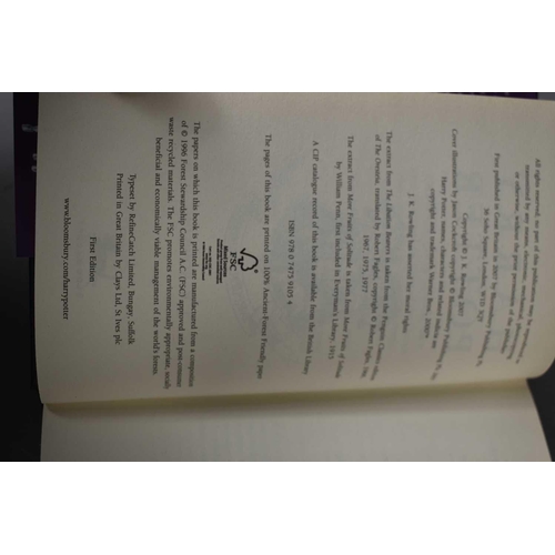 447 - Harry Potter and the Deathly Hallows, JK Rowling, Bloomsbury, First Edition, ISBN 978 0 7475 9105 4.