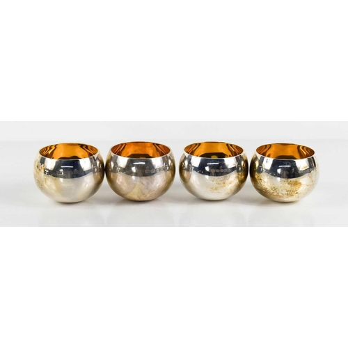 116 - Barry Thomas, four silver tumblers, with gilded interiors, London 2004, each 3.3toz, 13.2toz total. ... 