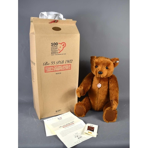 364 - A Steiff replica bear 55 PB 1902, with original box and certificate.