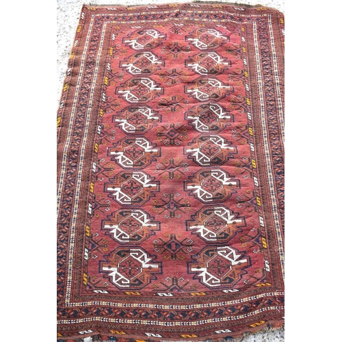 538 - An vintage double sided Kilim rug, with geometric sylised patterns, 177cm by 114cm