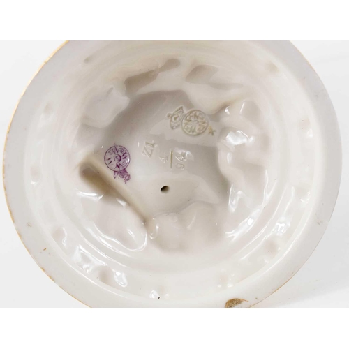 118 - A Royal Worcester nautilus shell spoon warmer, the ivory ground with gilded highlights and shells, w... 