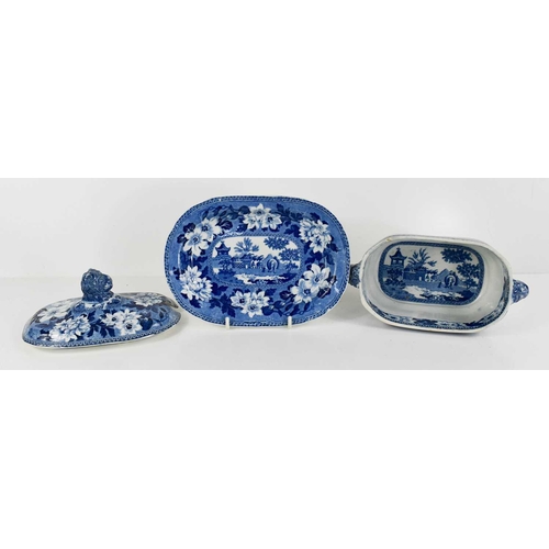 43 - A 19th century Rogers blue and white tureen with lion head finial to the cover and similar handles t... 