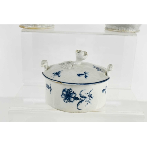 78 - An 18th century Worcester blue and white Butter Tub & Cover Royal Worcester, last quarter of 18th ce... 