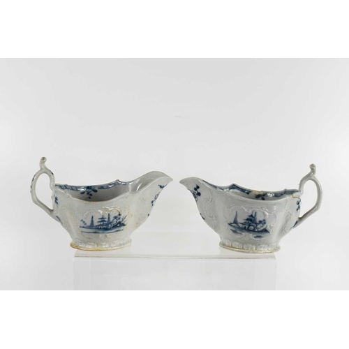 78 - An 18th century Worcester blue and white Butter Tub & Cover Royal Worcester, last quarter of 18th ce... 