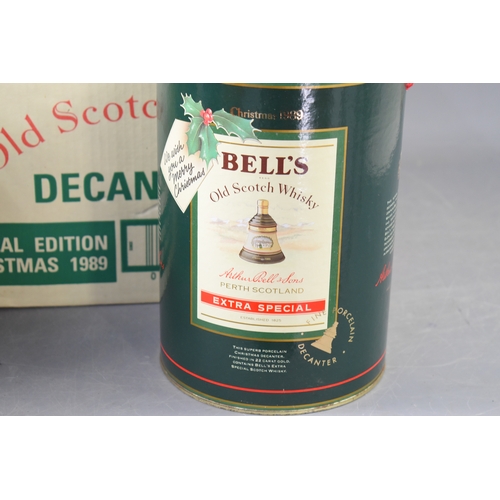 260 - A collection of five Christmas 1989 Bell's Old Scotch Whisky decanters, full with contents and with ... 