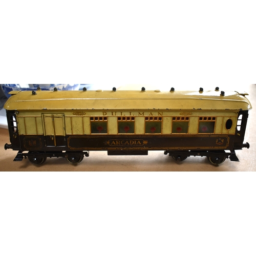 96 - A vintage Hornby No2 Special Pullman O gauge train set, including clockwork locomotive, with tender ... 