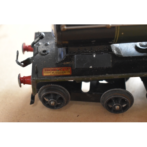 96 - A vintage Hornby No2 Special Pullman O gauge train set, including clockwork locomotive, with tender ... 