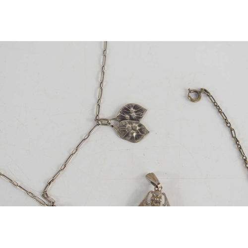 105 - Edouard Aimé Arnould: an Art Nouveau silver necklace, cast in the form of leaves and suspended on a ... 