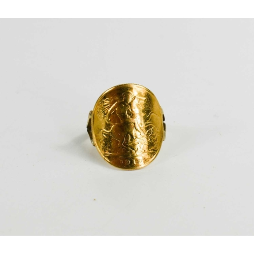 119 - A half sovereign ring, dated 1913, size J, 5g.