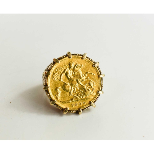 121 - A gold half sovereign set ring, dated 1898, 8.9g.