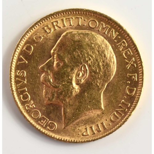 344 - A George V gold sovereign, dated 1913.