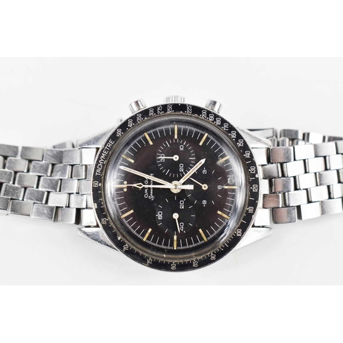 392 - An Omega 'Pre-Moon' Chronograph gents wristwatch, signed Omega Model Speedmaster, dated 1962 (321 ca... 