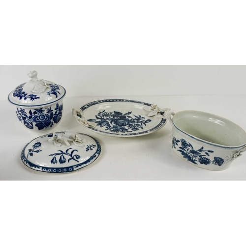 233 - A Worcester First Period blue and white china tureen cover and dish, together with jar and cover, bo... 