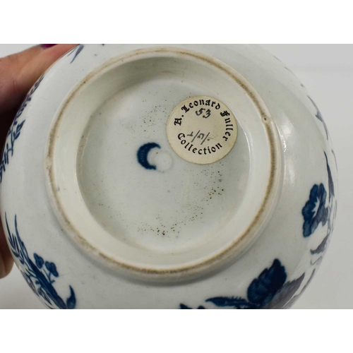 238 - A Worcester First Period porcelain bowl bearing cresent mark to base, and label for H Leonard Fuller... 