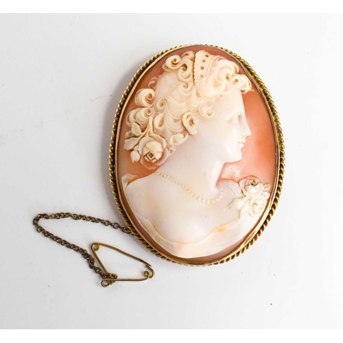 Victorian Cameo Lady Gold