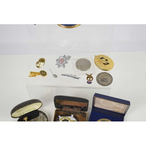 213 - A group of collectable items to include a Stratton enamel powder compact, a J.Hudson Metropollitan P... 