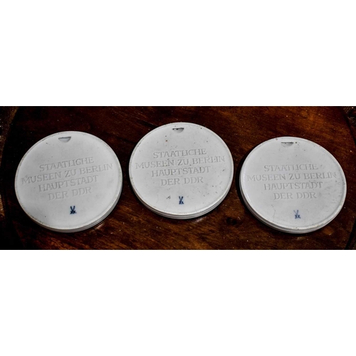 398 - Three Meissen profile portrait plaques, Staatliche Museen Zu Berlin Haupstadt Der DDR depicting Prin... 