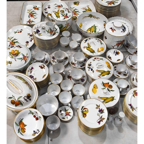 426 - A Royal Worcester part dinner service in the Evesham pattern comprising, twelve dinner plates and la... 