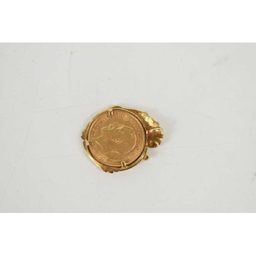 68 - A George V gold half sovereign, dated 1914, with 9ct gold Art Nouveau floral mount, total weight 6.7... 