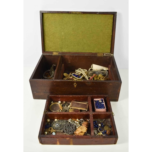 85 - A 19th century oak jewellery/work box, containing a selection of antique and later jewellery, includ... 