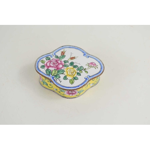 125 - A Chinese enamel metalware box, deocrated with flowers, the sides with yellow ground, 11cm long.