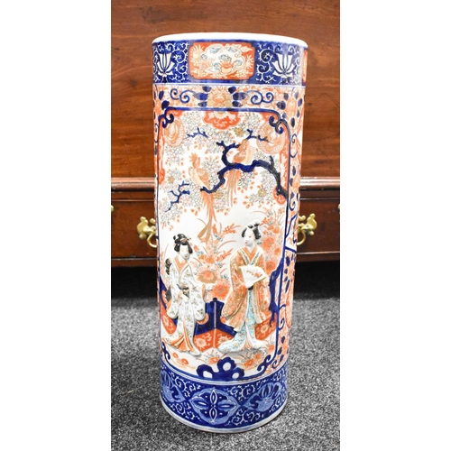 40 - A large 19th century Chinese Imari pattern stick stand, of cylindrical form.