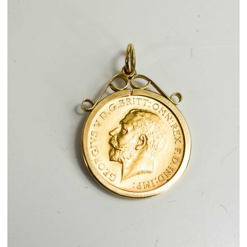 134 - A George V half sovereign, 1916, in 9ct gold pendant mount.