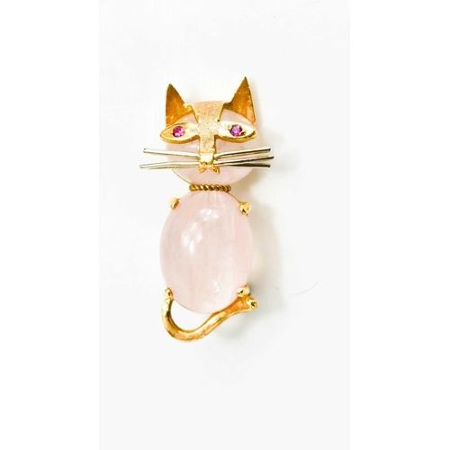 14 - A vintage 18ct gold and rose quartz cat brooch, formed from two cabochon rose quartz stones with gol... 