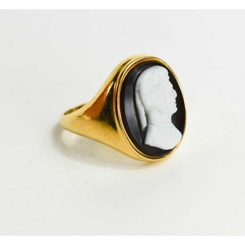 172 - An 18ct gold and cameo ring, depicting profile portrait of a gentleman, size S, 11.1g.