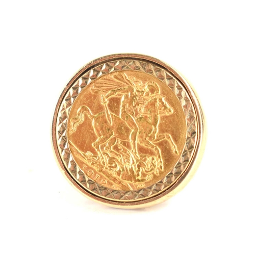 177 - A George V 1912 sovereign in a 9ct gold ring setting, 15.1g.