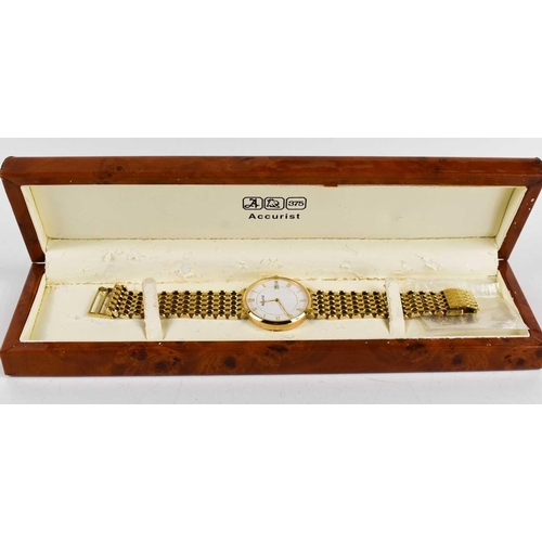 370 - A Gentleman's Accurist 9ct gold cased wristwatch, with 9ct gold bracelet strap and additional links,... 