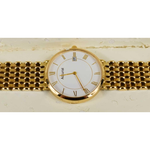 370 - A Gentleman's Accurist 9ct gold cased wristwatch, with 9ct gold bracelet strap and additional links,... 