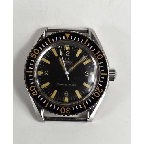 374 - A rare British Military Army issued Omega Seamaster 300 gentlemans wristwatch, baton dial, circa 196... 