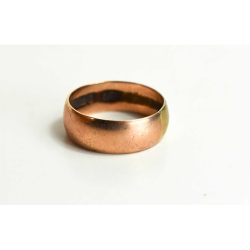 64 - A 9ct rose gold wedding band, size M/N, 3.2g.