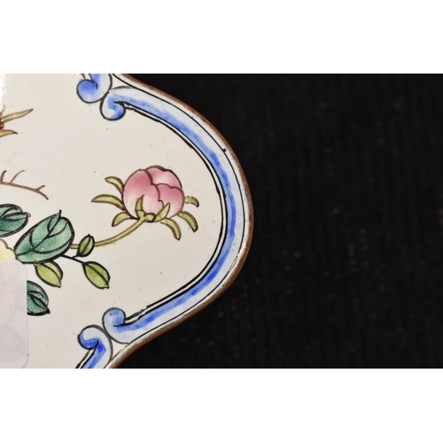 125 - A Chinese enamel metalware box, deocrated with flowers, the sides with yellow ground, 11cm long.