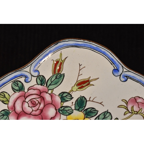 125 - A Chinese enamel metalware box, deocrated with flowers, the sides with yellow ground, 11cm long.