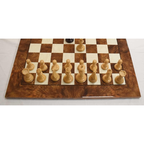 103 - A Classic Staunton ebony and dark walnut Bath series grand chess set, handmade by Italfama of Italy,... 