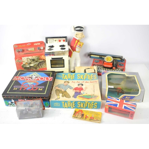 34 - A group of vintage toys and games to include Monopoly 1935 edition, Airfix Cromwell tank starter kit... 