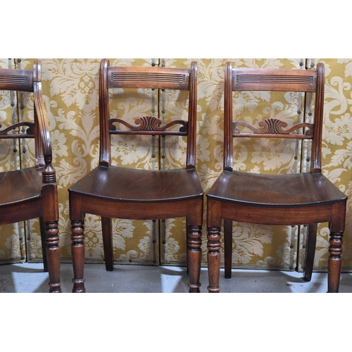 659 - A set of four William IV mahogany dining chairs, with bentwood seat, turned legs and shaped back.