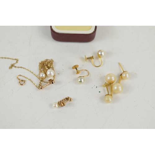 240 - A group of 9ct gold and pearl jewellery, comprising a ring, set with a single pearl, size P, pendant... 