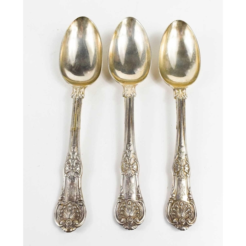 381 - Three silver desert spoons in the Queen's pattern, hallmarked for William Bateman, London 1845, 6.5t... 