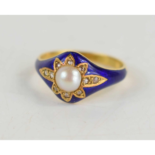 64 - An 18ct gold, enamel and pearl Victorian mourning ring, size M, 5.5g.