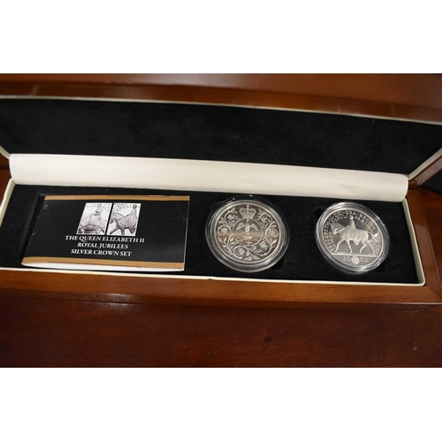 114 - The Queen Elizabeth II Royal Jubilees Silver Crown Set, for 1977 Silver Jubilee and 2002 Golden Jubi... 