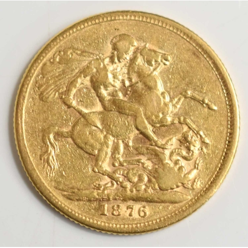 123 - A Queen Victoria full gold sovereign dated 1876.