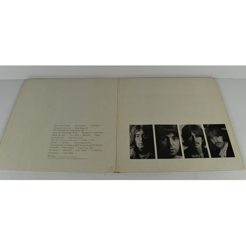 392 - The Beatles - White Album LP, sleeve number 0128231, matrix numbers YEX 710-1, YEX 709-1, YEX 711-2 ... 