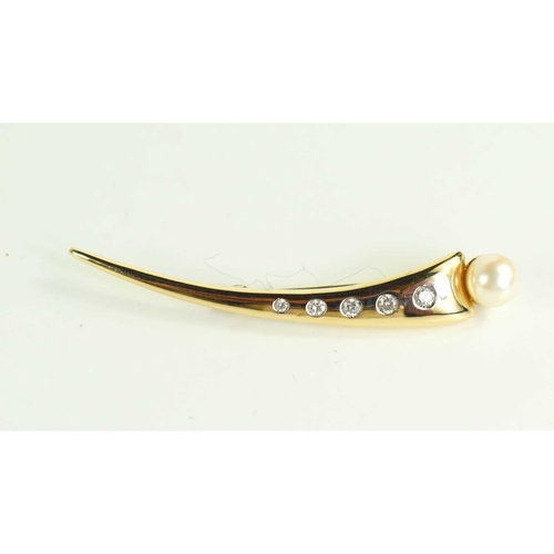 111 - A gold diamond and pearl brooch, of curved form set with five diamonds and a single pearl, 3.88g, ap... 