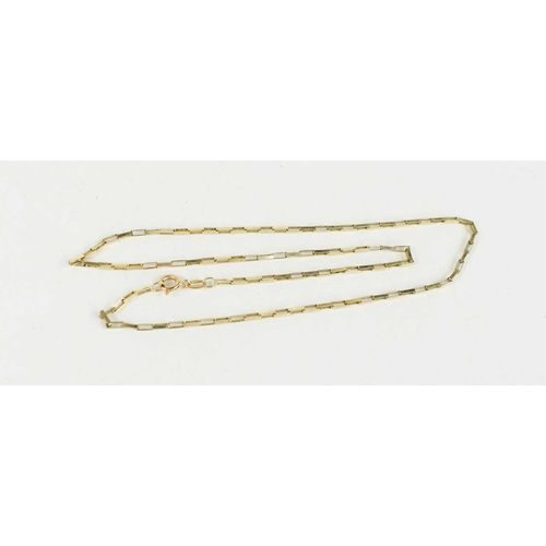 89 - A 9ct gold chain link necklace composed of rectangular links, hoop clasp, 4.12g.