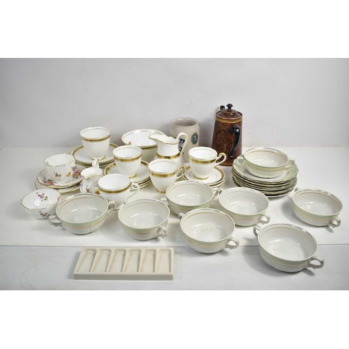 141 - A group of ceramics to include a New Chelsea part tea set, Fanaloza soup bowls and saucers, HB Staat... 