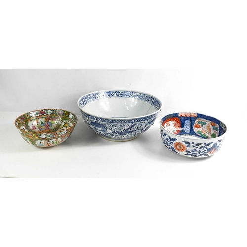 78 - An early 19th century Chinese blue and white bowl A/F together with a Chinese late 19th century Fami... 