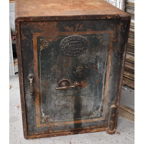 544 - An early 20th century safe made by Ratner safe Company of London, with keys.